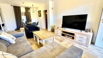 House in Chalet Close to the Sea photo 5
