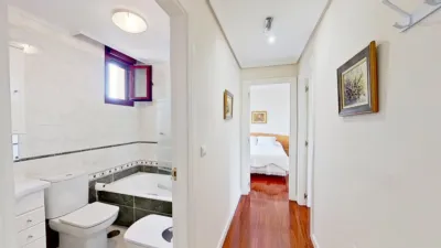 Flat on Clara Campoamor Street photo 16