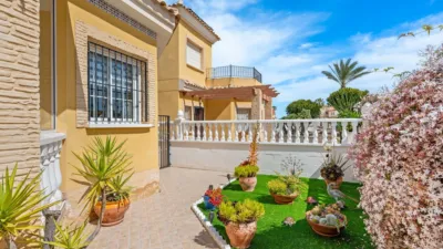 House on the street photo 26