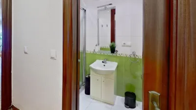 Apartment on Fernando de los Rios Street photo 21