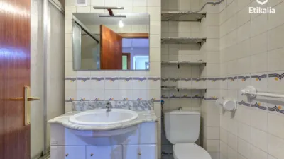 Piso en venta en Calle de las Juntas Generales, cerca de Alfontso XI.aren Kalea, Lakua-Arriaga (Vitoria - Gasteiz) de 285.000 €