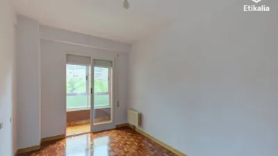 Piso en venta en Calle de las Juntas Generales, cerca de Alfontso XI.aren Kalea, Lakua-Arriaga (Vitoria - Gasteiz) de 285.000 €