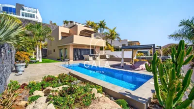 Villa on Calle Luxemburgo photo 2