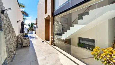 Villa on Calle Luxemburgo photo 8