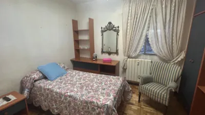 Piso en alquiler en Calle del Pintor Modinos, Centro (Torrelavega) de 1.000 €<span>/mes</span>
