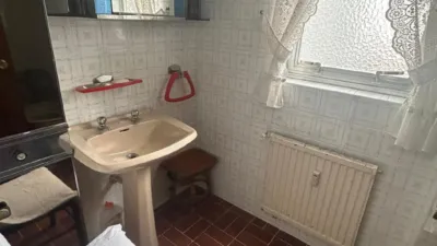 Piso en alquiler en Calle del Pintor Modinos, Centro (Torrelavega) de 1.000 €<span>/mes</span>