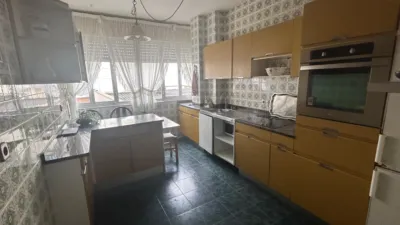 Piso en alquiler en Calle del Pintor Modinos, Centro (Torrelavega) de 1.000 €<span>/mes</span>