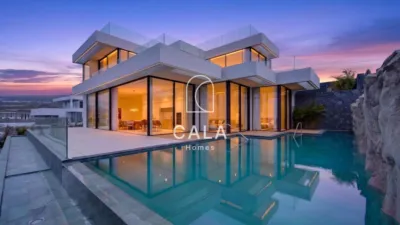 Villa on Calle Josefina de La Torre photo 2