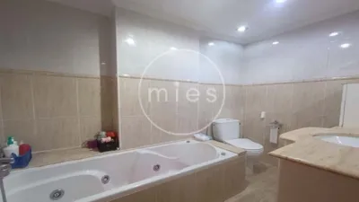Apartment on Calle Andreu Alabarta photo 16