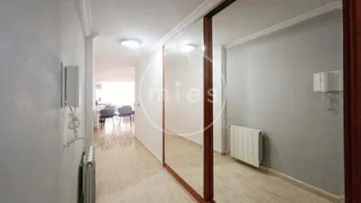 Apartment on Calle Andreu Alabarta photo 21