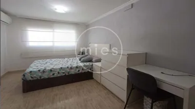 Apartment on Calle Andreu Alabarta photo 9
