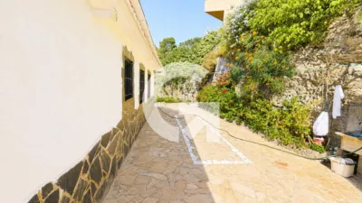 House on Carrer de Lourdes photo 8