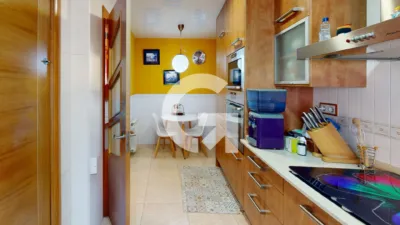 House on Carrer del Poeta López Picó photo 4