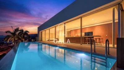 House on Calle Josefina de La Torre photo 3