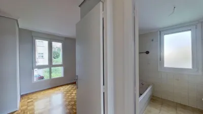 Apartment on Avenida de Camilo Alonso Vega photo 17