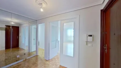 Apartment on Avenida de Camilo Alonso Vega photo 3