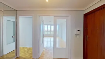 Apartment on Avenida de Camilo Alonso Vega photo 4