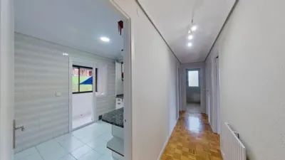 Apartment on Avenida de Camilo Alonso Vega photo 5