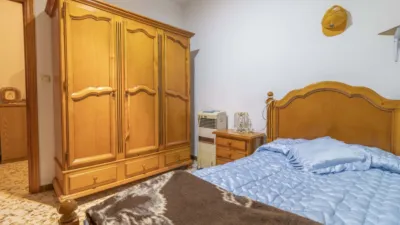 House in Brenes photo 40