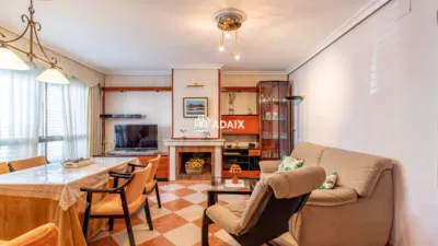 Casa pareada en venta en Las Candelas, Montesol-Mejostilla (Cáceres Capital) de 249.000 €