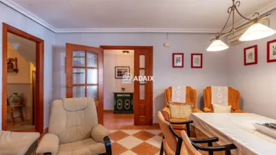 Casa pareada en venta en Las Candelas, Montesol-Mejostilla (Cáceres Capital) de 249.000 €