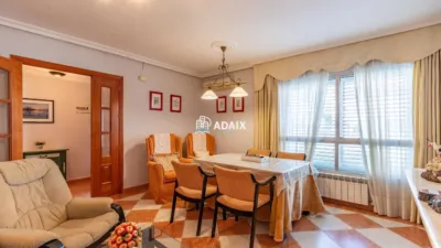 Casa pareada en venta en Las Candelas, Montesol-Mejostilla (Cáceres Capital) de 249.000 €