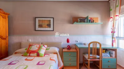 Casa pareada en venta en Las Candelas, Montesol-Mejostilla (Cáceres Capital) de 249.000 €