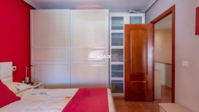 Casa pareada en venta en Las Candelas, Montesol-Mejostilla (Cáceres Capital) de 249.000 €