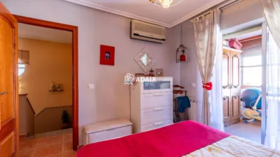Casa pareada en venta en Las Candelas, Montesol-Mejostilla (Cáceres Capital) de 249.000 €