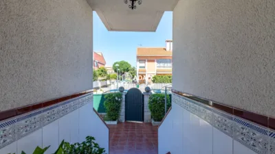 Casa pareada en venta en Las Candelas, Montesol-Mejostilla (Cáceres Capital) de 249.000 €