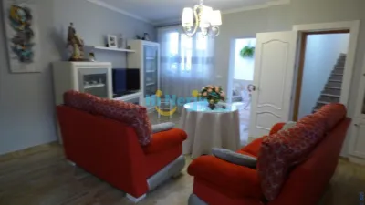 House in Centre photo 42