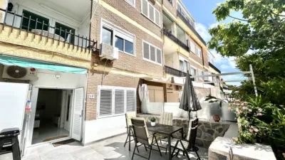 Apartment on street photo 20