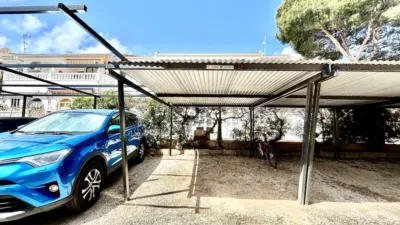 Apartment on street photo 24