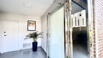 Apartment on street photo 28