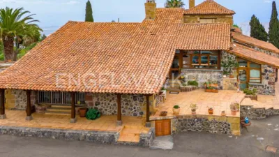 Chalet in Arona photo 2