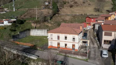 Casa en venda a Santianes, Número 28, Riomayor (Teverga) de 79.000 €
