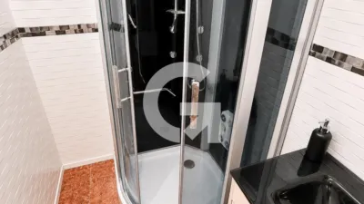 Attic in Carrer Quatre photo 9