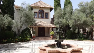 Casa en Avenida de Benahavís photo 2