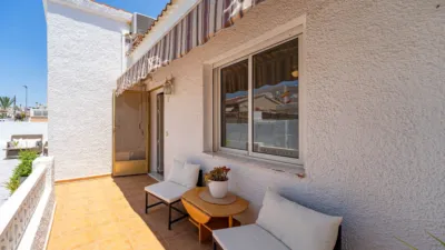 Apartment on street photo 12