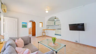 Apartment on street photo 13