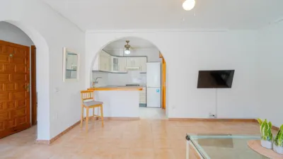 Apartment on street photo 14