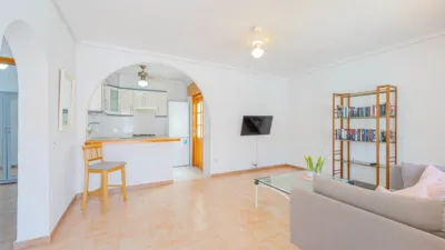 Apartment on street photo 15