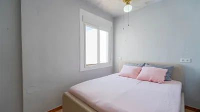Apartment on street photo 29