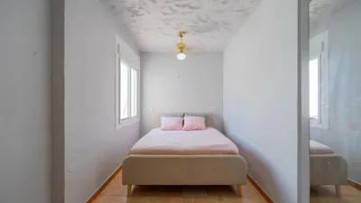 Apartment on street photo 30