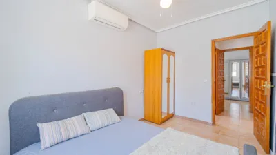 Apartment on street photo 34