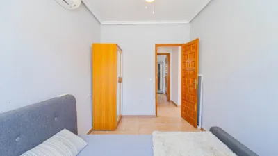 Apartment on street photo 35