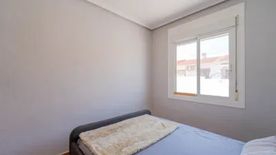 Apartment on street photo 36