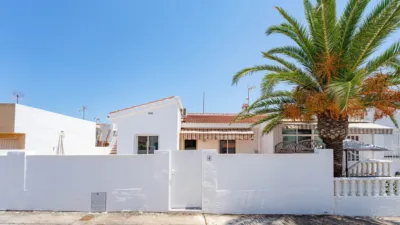 Apartment on street photo 43