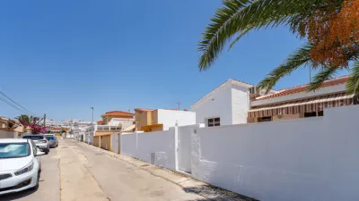 Apartment on street photo 46