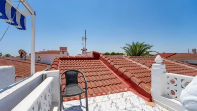Apartment on street photo 8
